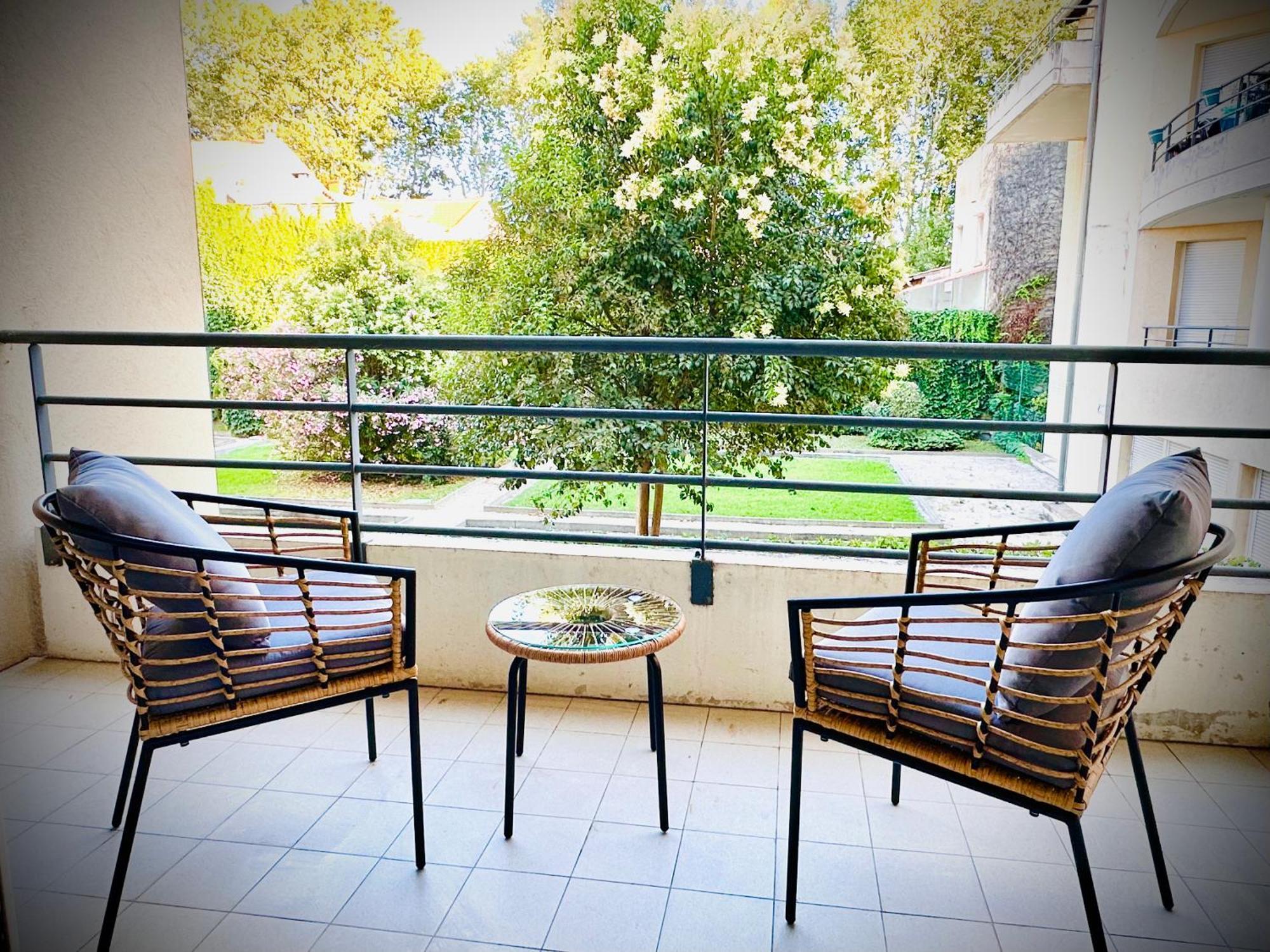 Apartment 40M2-Air Conditioning-Elevator-Underground Parking-Self Checkin! Appart Climatise 40M2-Ascenseur-Parking Souterrain -Arrivee Autonome Avignon Luaran gambar